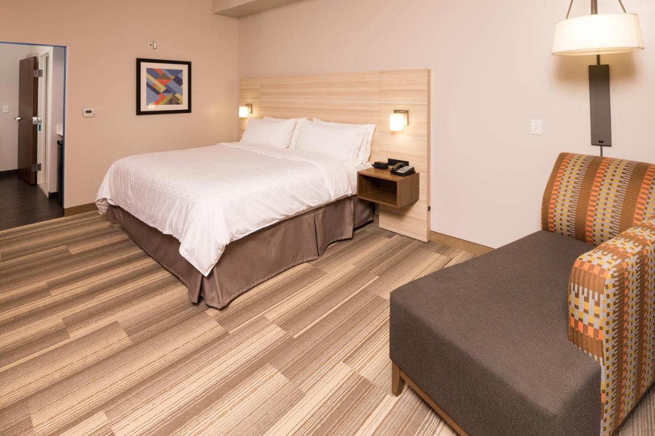 Express & - By Ihg Hotel